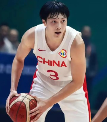 必赢体育官方网站-中国男篮12人大名单预测！胡明轩领衔徐昕入选，庞峥麟首亮相